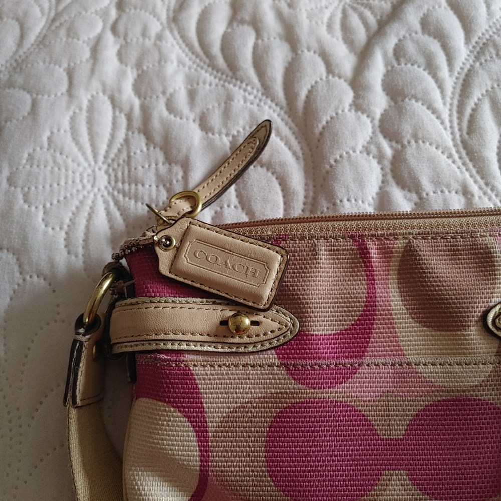 Authentic Coach Leather - Picture 5 of 15